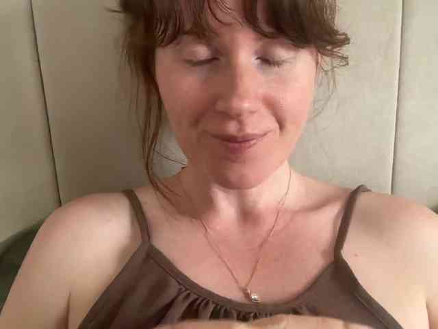 REDHEADROSIE webcam