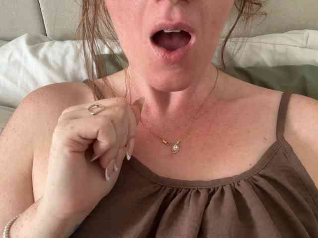 REDHEADROSIE webcam