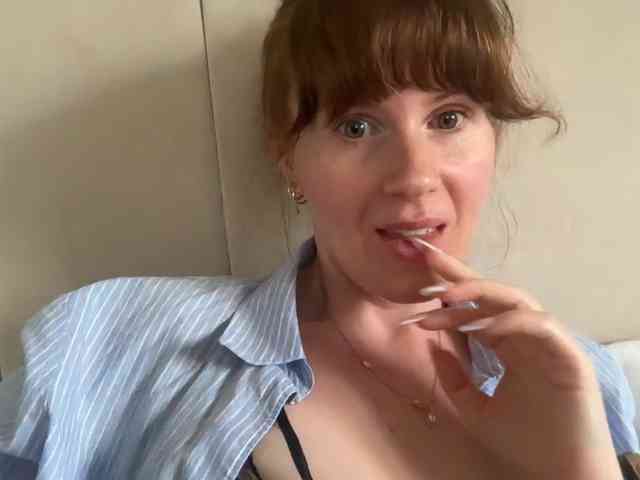 REDHEADROSIE webcam