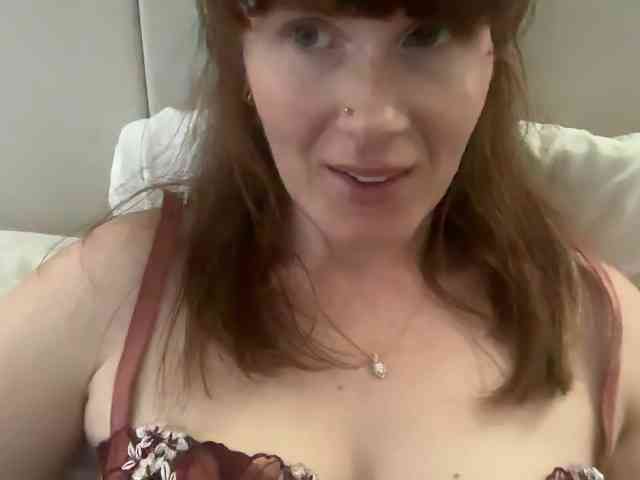 REDHEADROSIE webcam