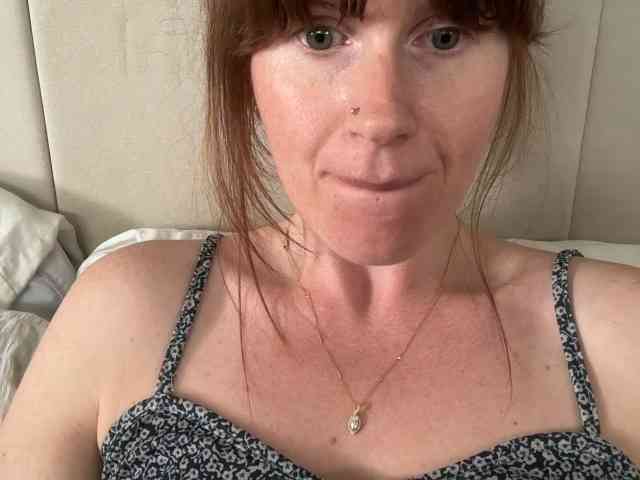 REDHEADROSIE webcam