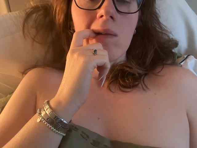 REDHEADROSIE webcam