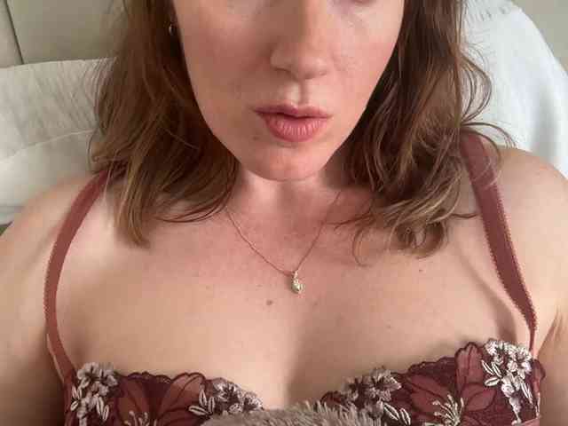 REDHEADROSIE webcam