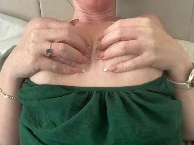 REDHEADROSIE webcam