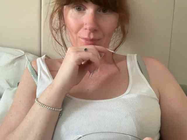 REDHEADROSIE webcam