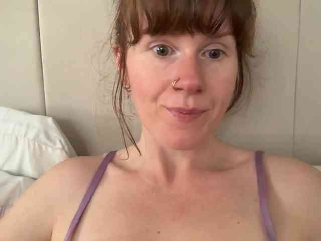 REDHEADROSIE webcam