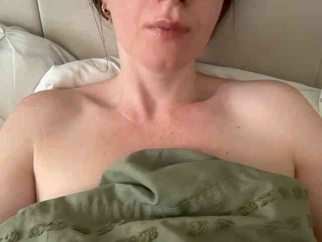 REDHEADROSIE webcam
