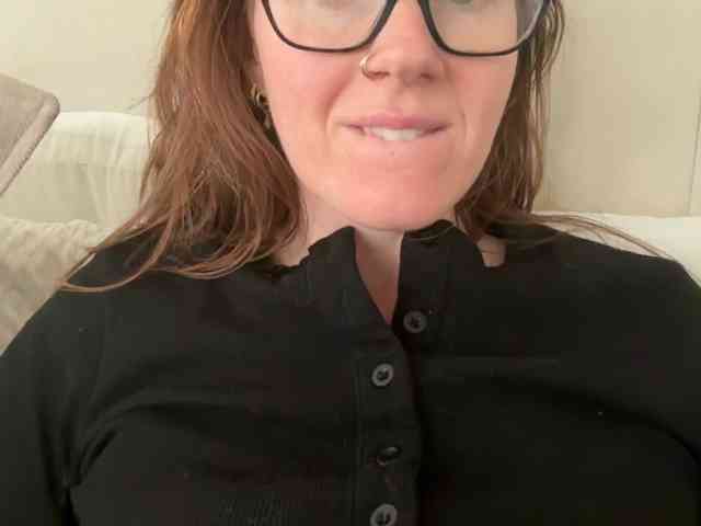 REDHEADROSIE webcam