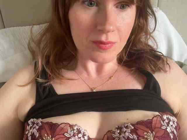 REDHEADROSIE webcam