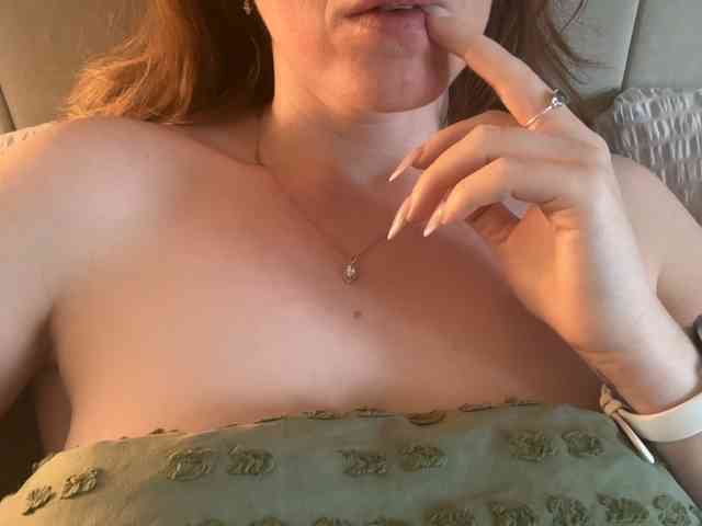 REDHEADROSIE webcam