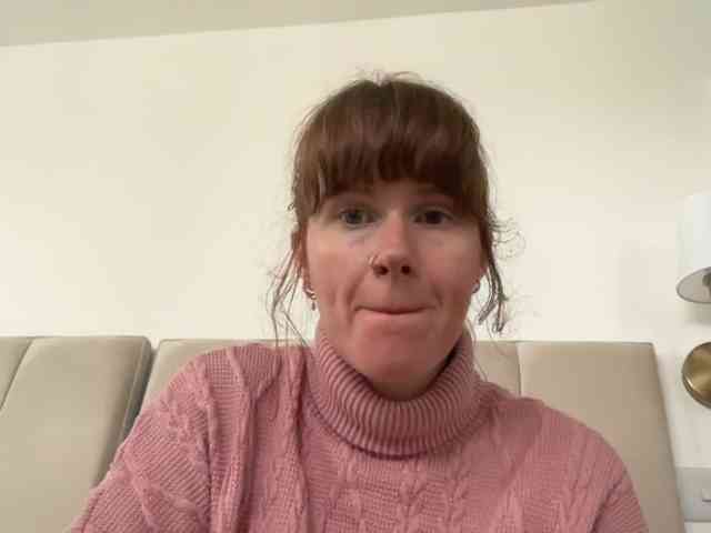REDHEADROSIE webcam