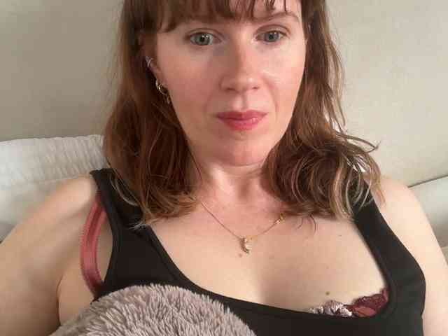 REDHEADROSIE webcam