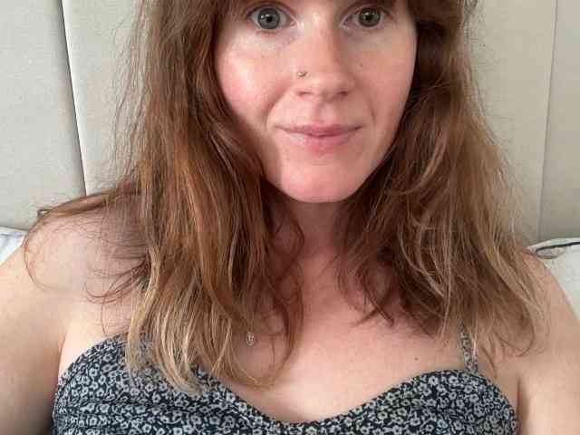 REDHEADROSIE webcam