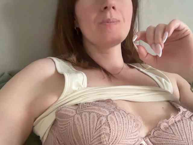 REDHEADROSIE webcam