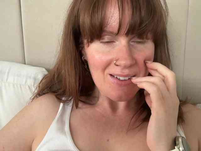 REDHEADROSIE webcam