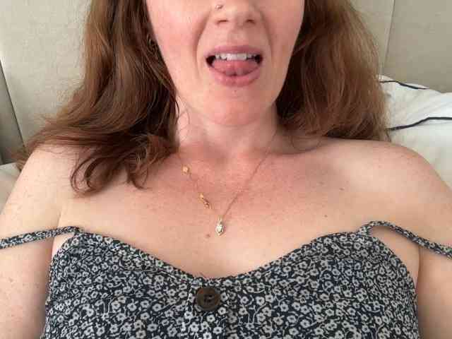 REDHEADROSIE webcam