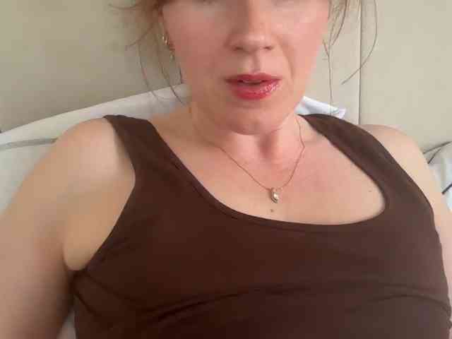 REDHEADROSIE webcam