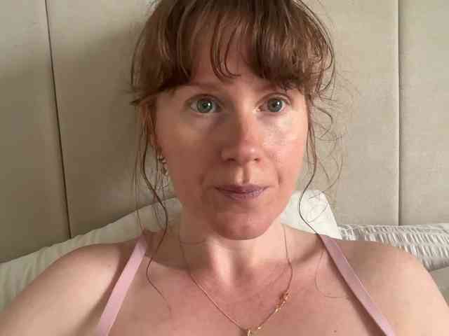 REDHEADROSIE webcam
