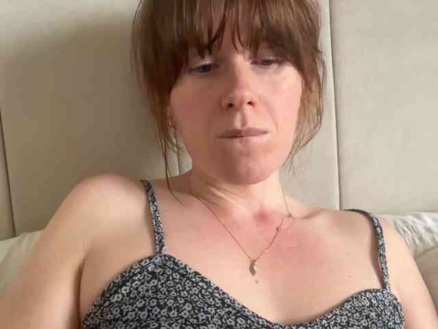 REDHEADROSIE webcam