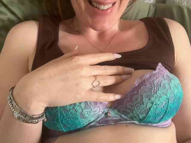 REDHEADROSIE webcam