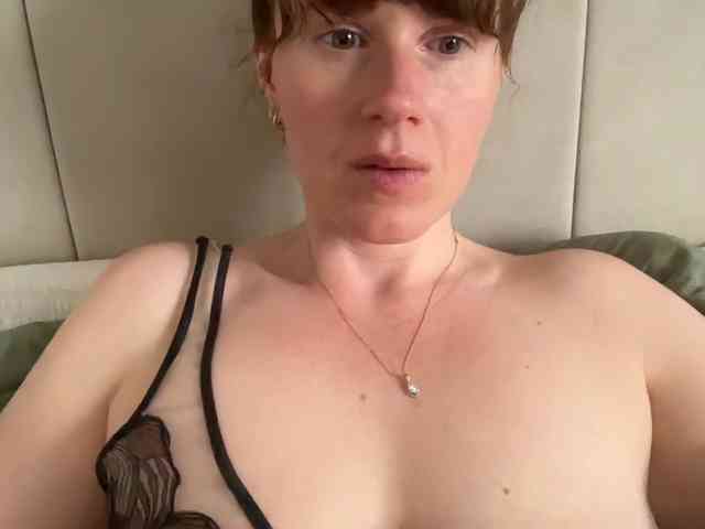 REDHEADROSIE webcam
