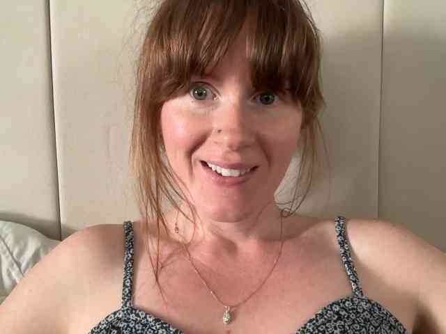 REDHEADROSIE webcam