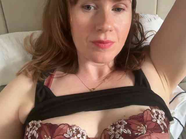 REDHEADROSIE webcam