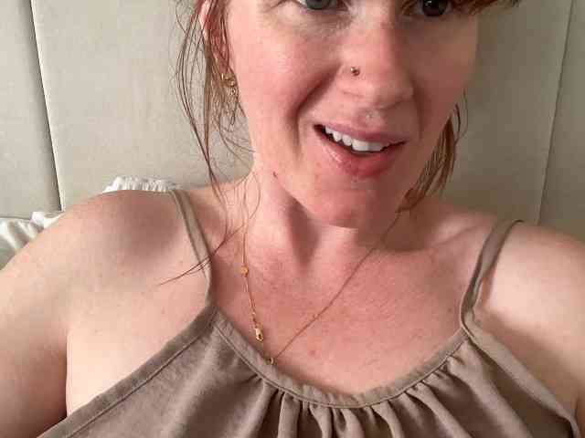 REDHEADROSIE webcam
