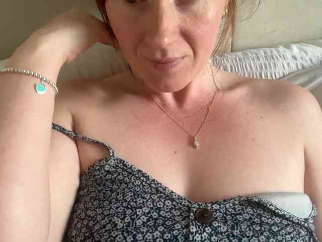 REDHEADROSIE webcam