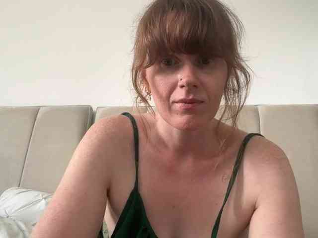 REDHEADROSIE webcam