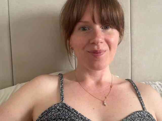 REDHEADROSIE webcam