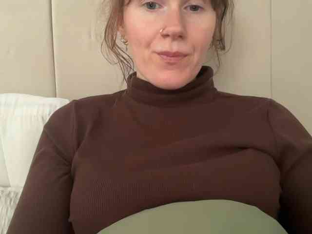REDHEADROSIE webcam