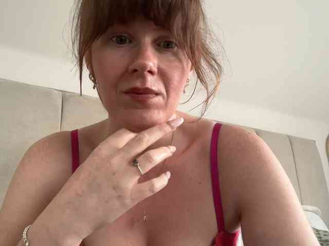 REDHEADROSIE webcam