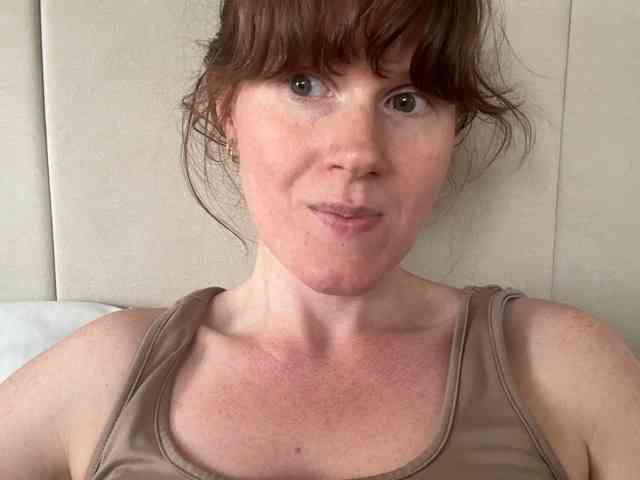 REDHEADROSIE webcam
