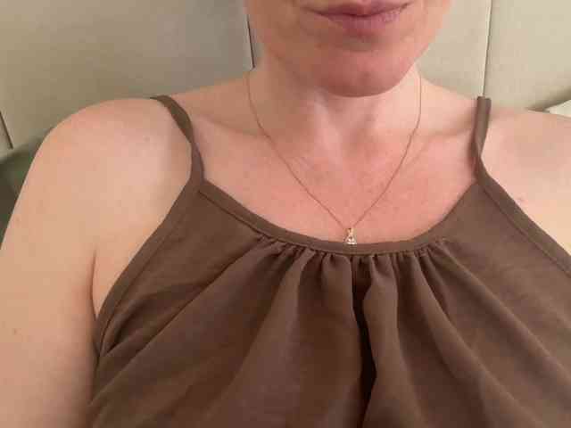 REDHEADROSIE webcam