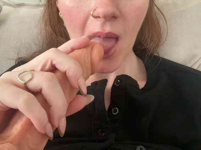 REDHEADROSIE webcam