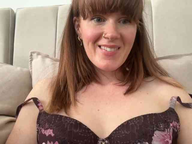 REDHEADROSIE webcam
