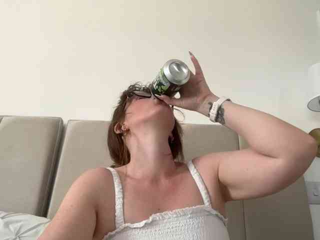 REDHEADROSIE webcam