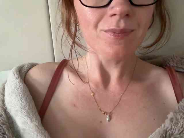 REDHEADROSIE webcam