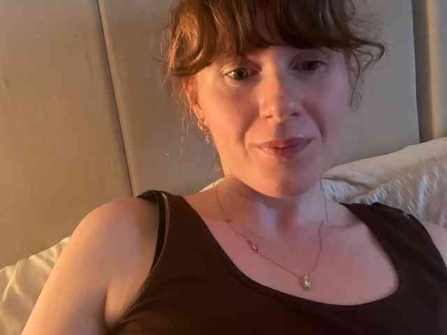 REDHEADROSIE webcam