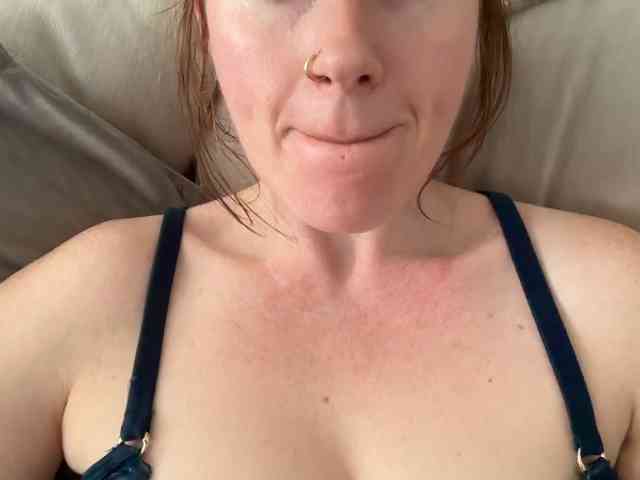 REDHEADROSIE webcam