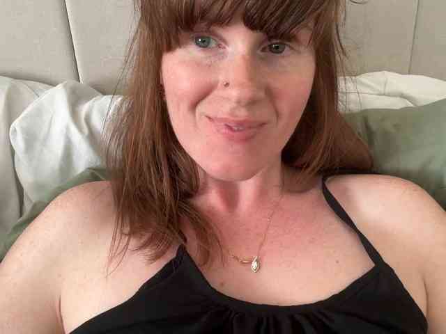 REDHEADROSIE webcam