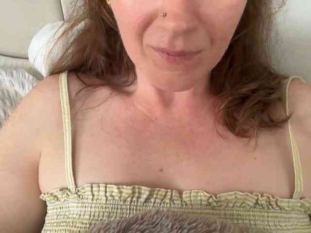 REDHEADROSIE webcam