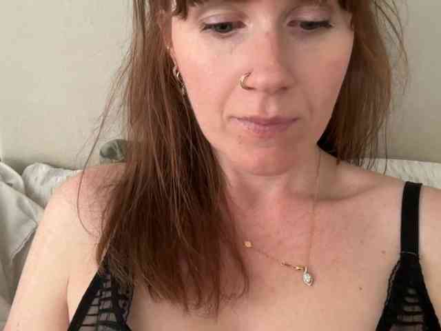 REDHEADROSIE webcam