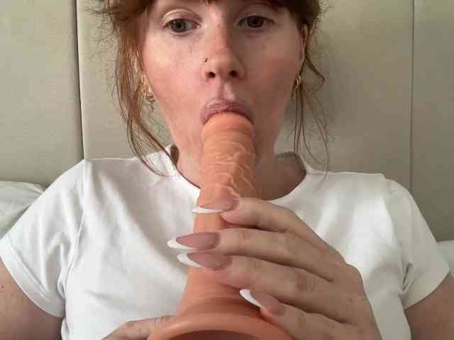 REDHEADROSIE webcam