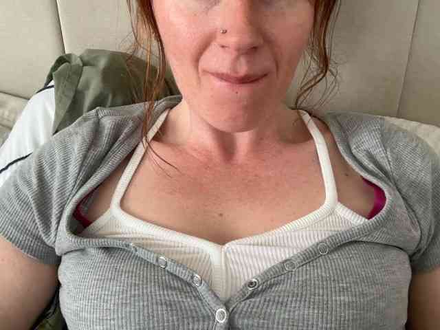 REDHEADROSIE webcam