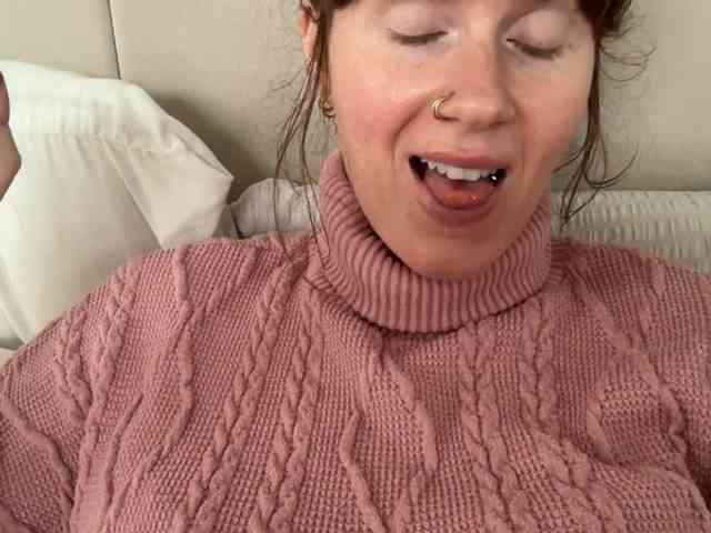 REDHEADROSIE webcam
