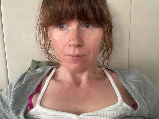 REDHEADROSIE webcam