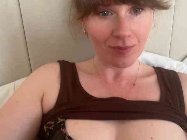 REDHEADROSIE webcam