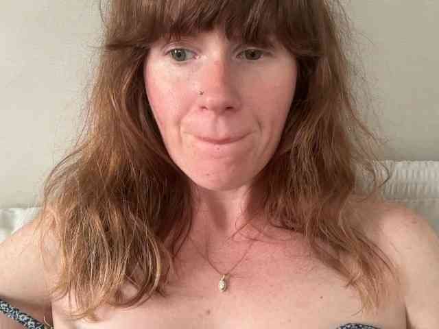 REDHEADROSIE webcam